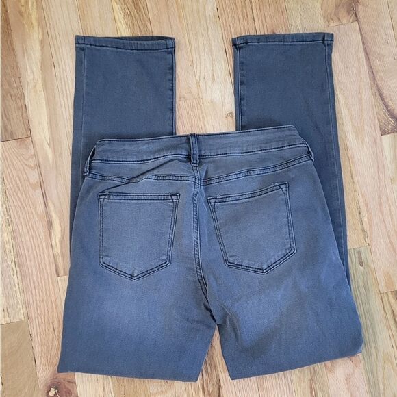 💙3 for $30💙 NWT Boys Sonoma Everyday Jean Distressed 16R - Picture 2 of 4